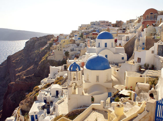 Eiland Santorini verleidt 790.000 dagjesmensen