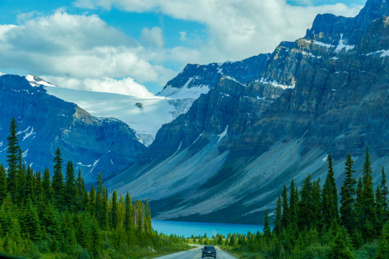 bow-lake-and-crowfoot-glacier-banff-national-park-canada