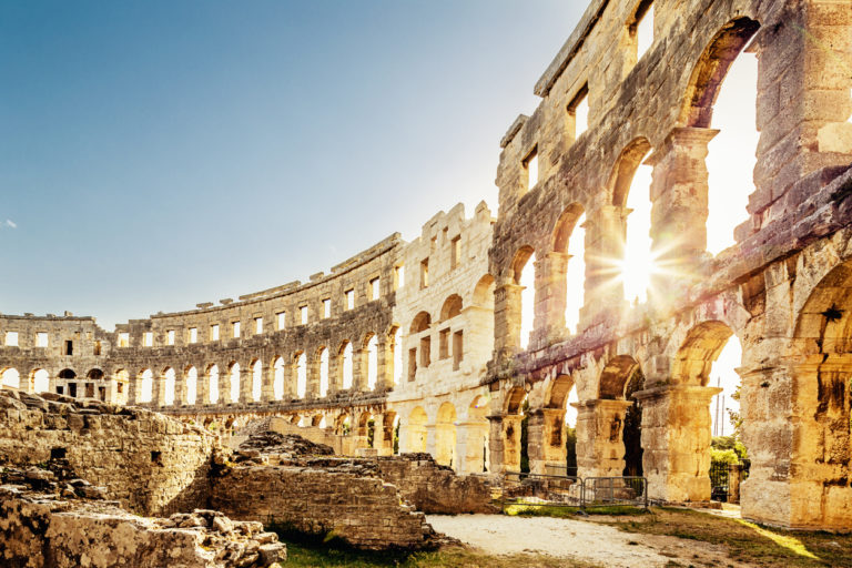 amphitheater-pulacroatia-landmark-2