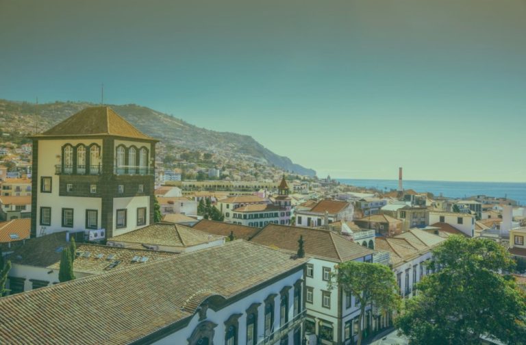 portugal-madeira-uitzicht-op-funchal-stadscentrum