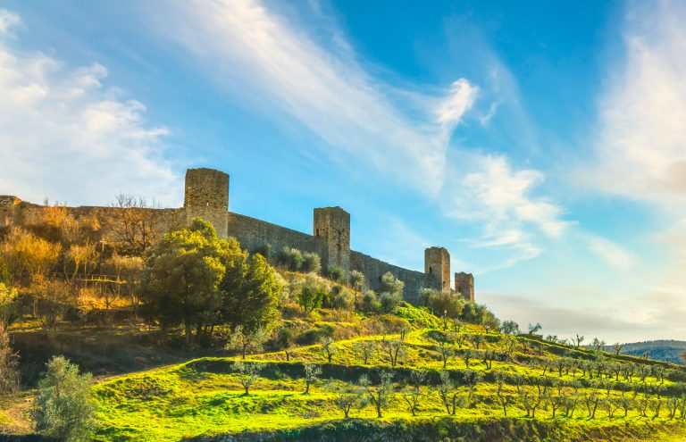 monteriggioni-medieval-fortified-village-and-olive-trees-siena-tuscany-italy