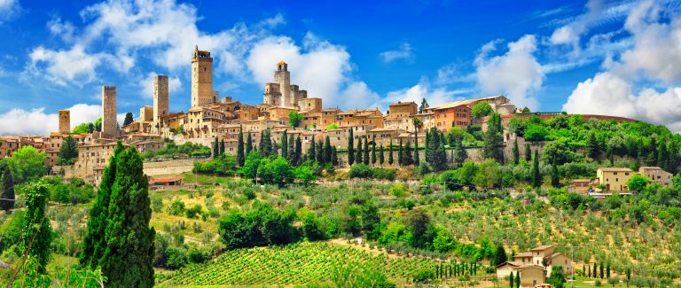 panorama-of-beautiful-san-gimignano-tuscany-italy