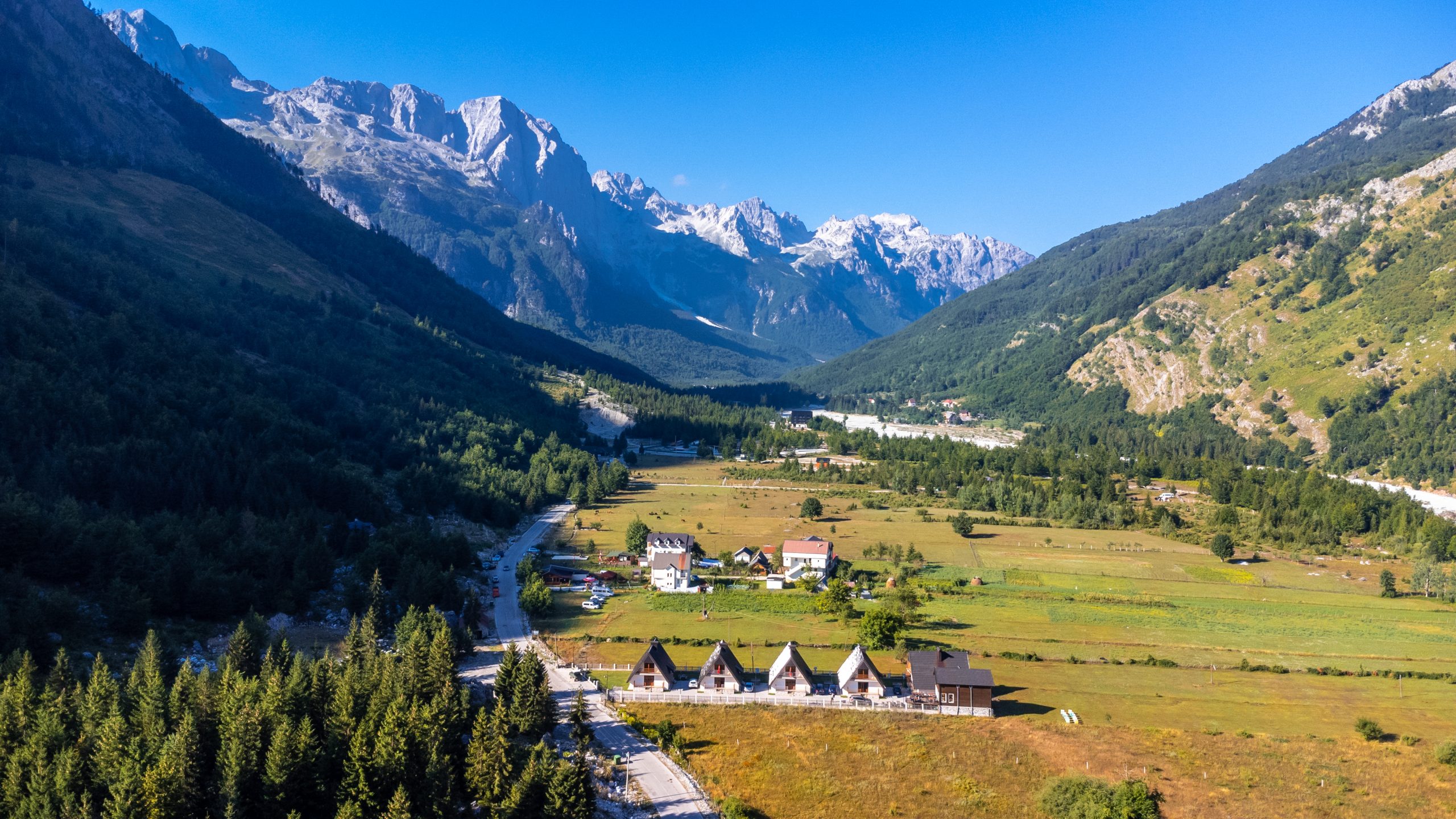 Roadtrippen door Albanië? Mis deze 5 hoogtepunten zeker niet met je huurauto