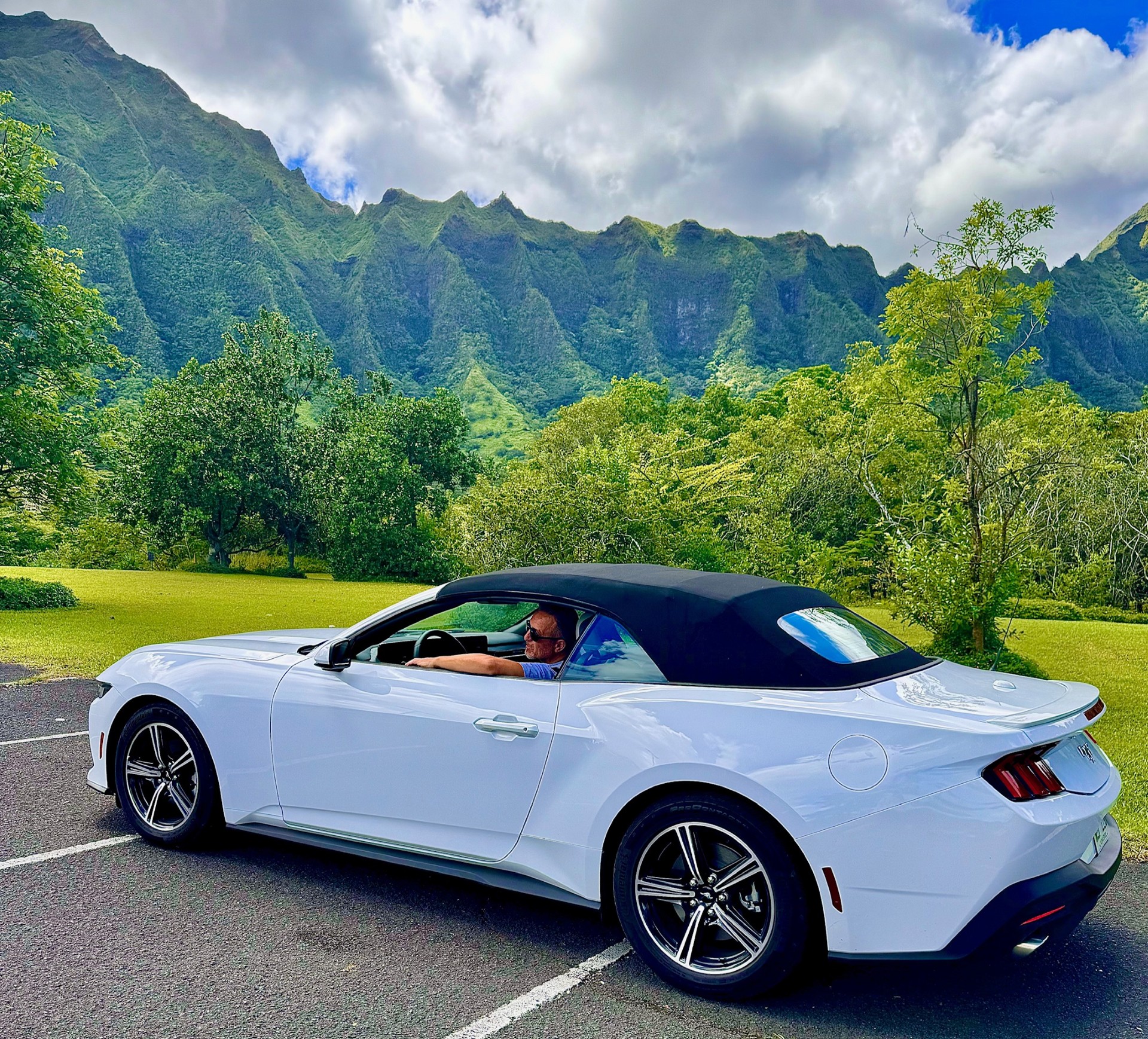 “Op Hawaii stapten we ineens in een Mustang”