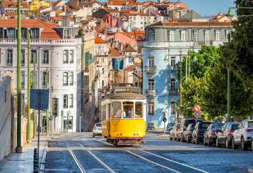 5 mooie plekjes rondom Lissabon om te bezoeken met je huurauto