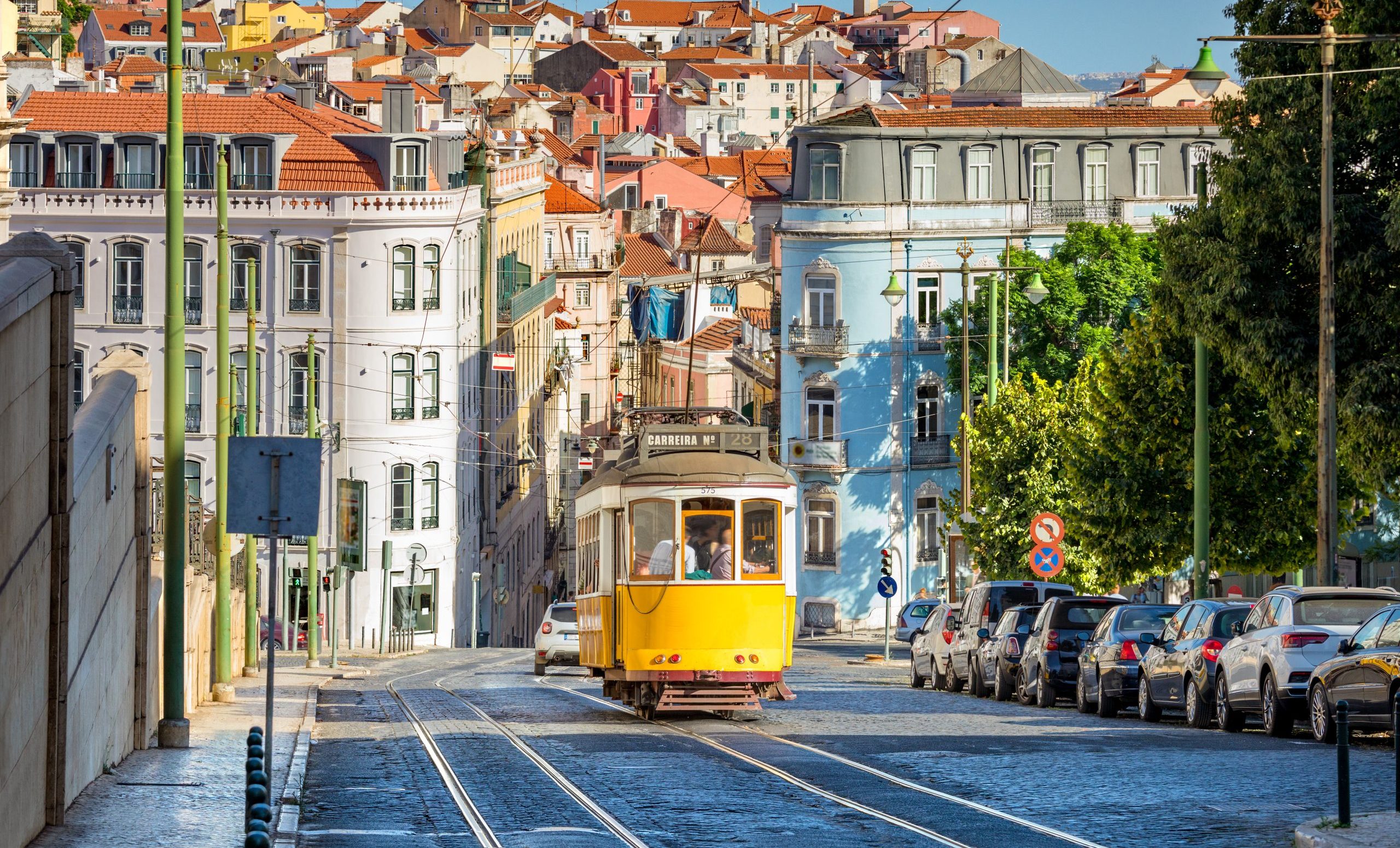 5 mooie plekjes rondom Lissabon om te bezoeken met je huurauto