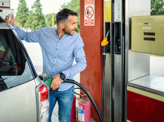 In 7 stappen slim benzine besparen tijdens je roadtrip