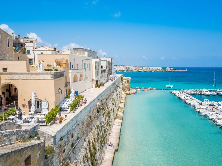 otranto-apulia-italy-the-old-town-of-otranto-in-italy