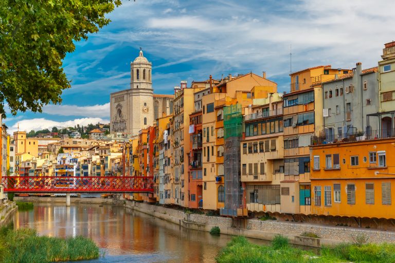 colorful-houses-in-girona-catalonia-spain