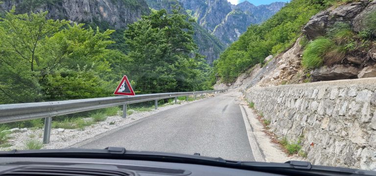 wegdek-albanie